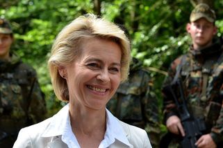 Je čas odvolat Ursulu von der Leyen. Chybí výsledky, respekt i schopnosti - Médium.cz